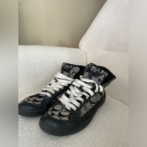 Y2K Vintage Coach Monochrome Signature High-Top Sneakers size 7 worn once - Picture 3 of 4